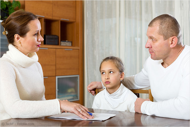 Bei dem elterlichen Entfremdungssyndrom beeinflusst der betreuende Elternteil die Haltung des Kindes gegenüber dem anderen Elternteil auf eine negative Weise.